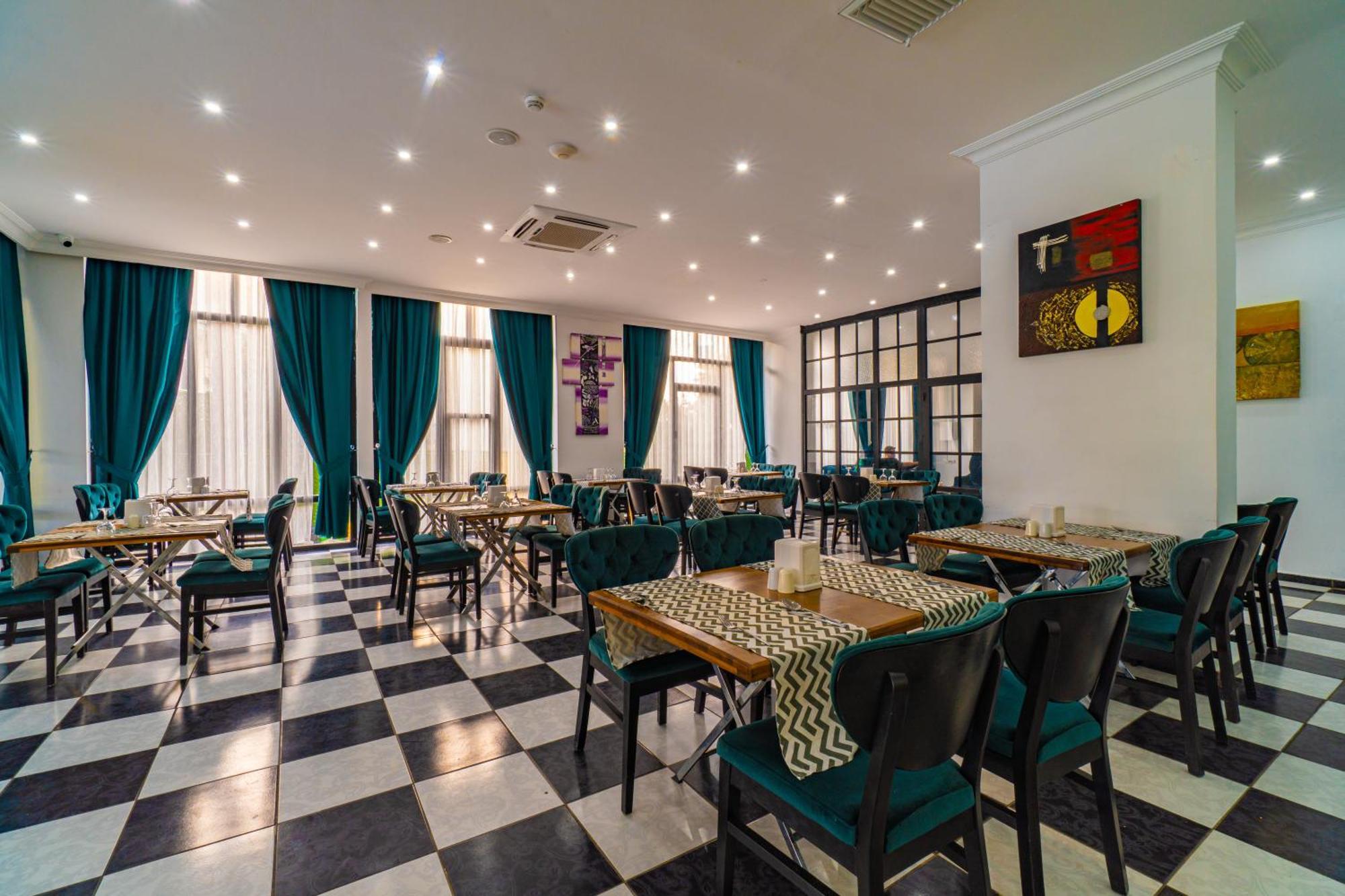De Mare Family Hotel โคนัคคลึ ภายนอก รูปภาพ