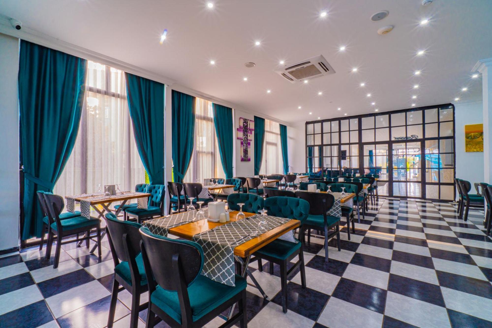 De Mare Family Hotel โคนัคคลึ ภายนอก รูปภาพ