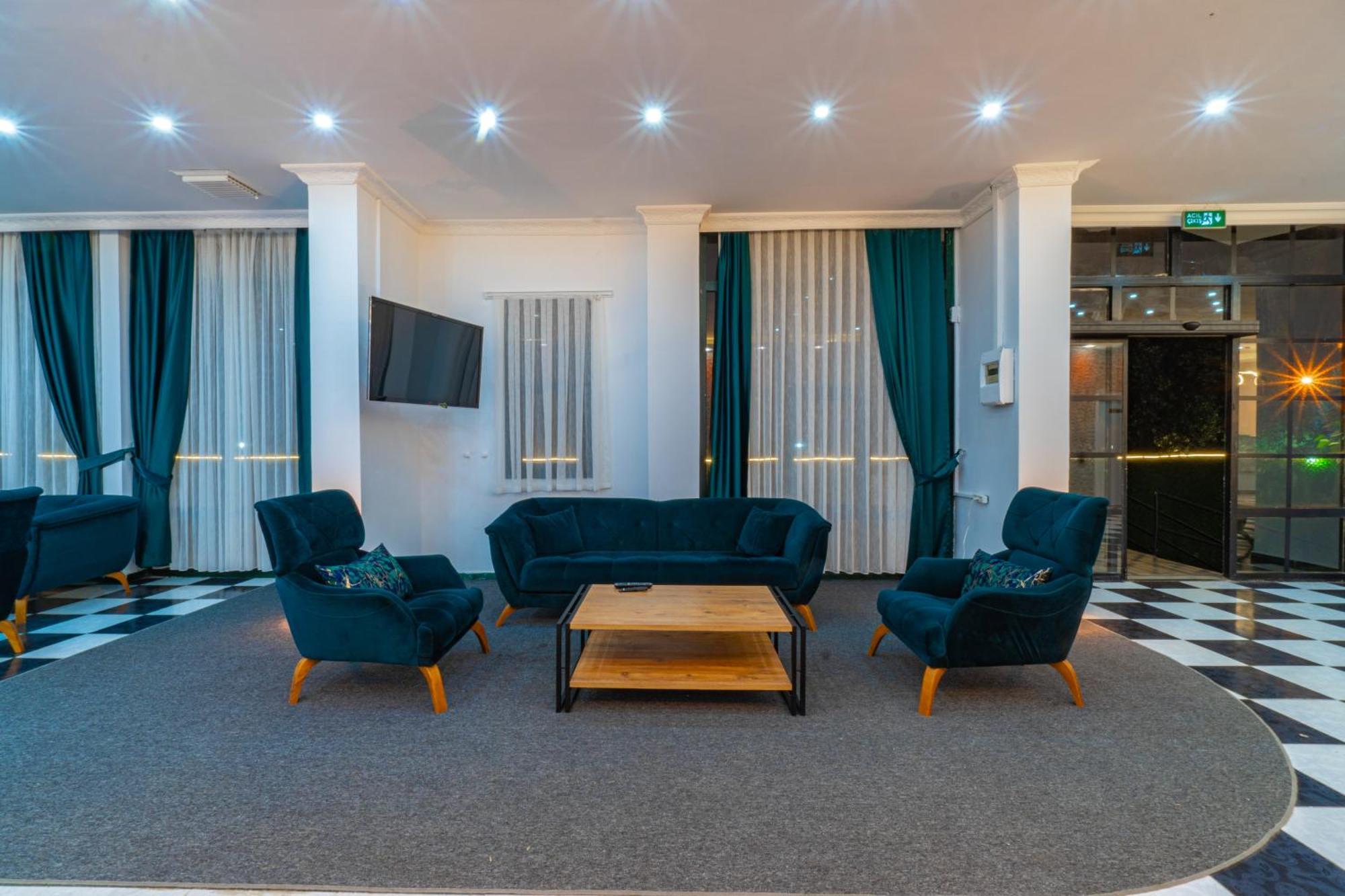 De Mare Family Hotel โคนัคคลึ ภายนอก รูปภาพ