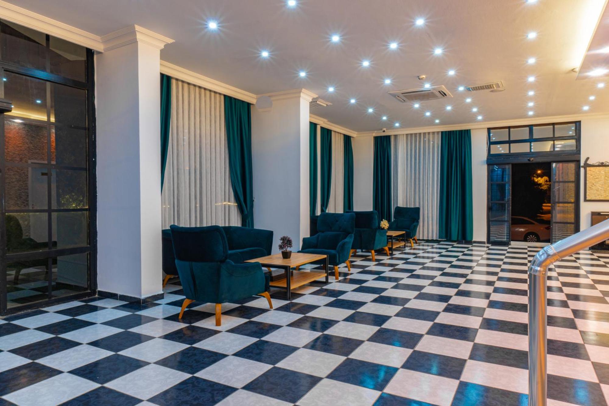 De Mare Family Hotel โคนัคคลึ ภายนอก รูปภาพ
