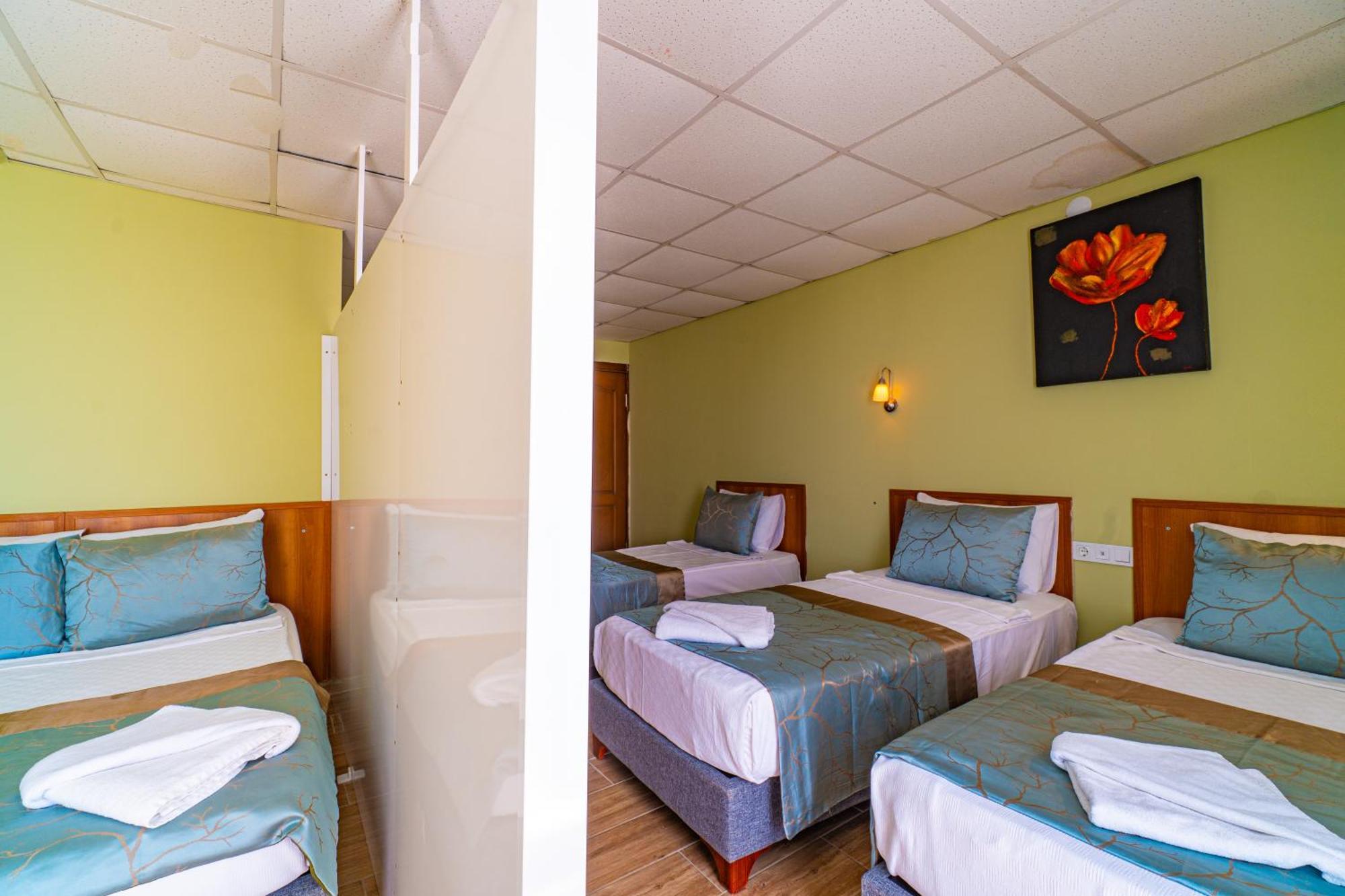 De Mare Family Hotel โคนัคคลึ ภายนอก รูปภาพ