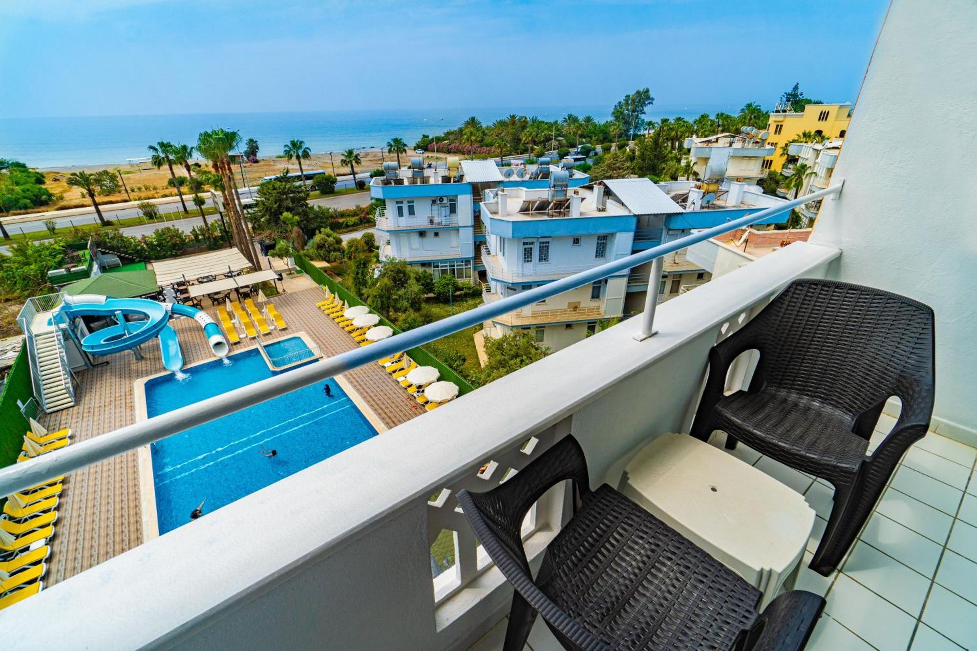 De Mare Family Hotel โคนัคคลึ ภายนอก รูปภาพ
