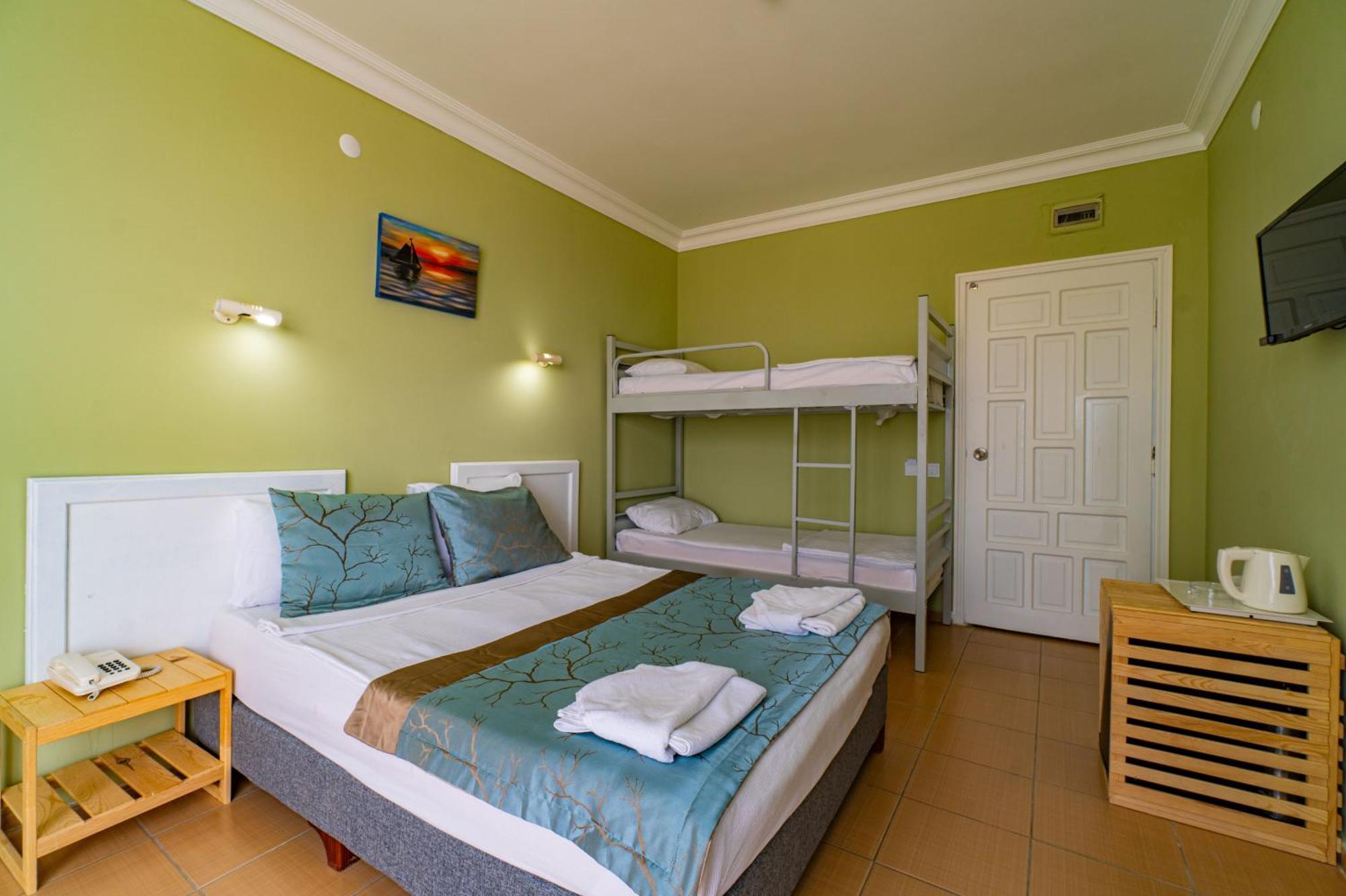 De Mare Family Hotel โคนัคคลึ ภายนอก รูปภาพ