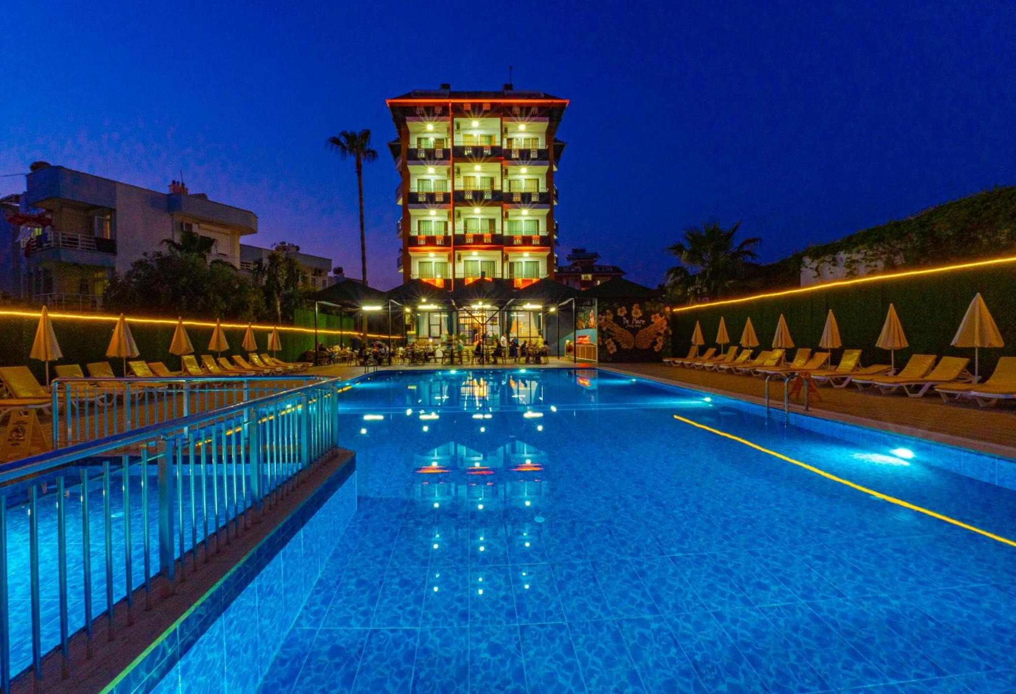 De Mare Family Hotel โคนัคคลึ ภายนอก รูปภาพ