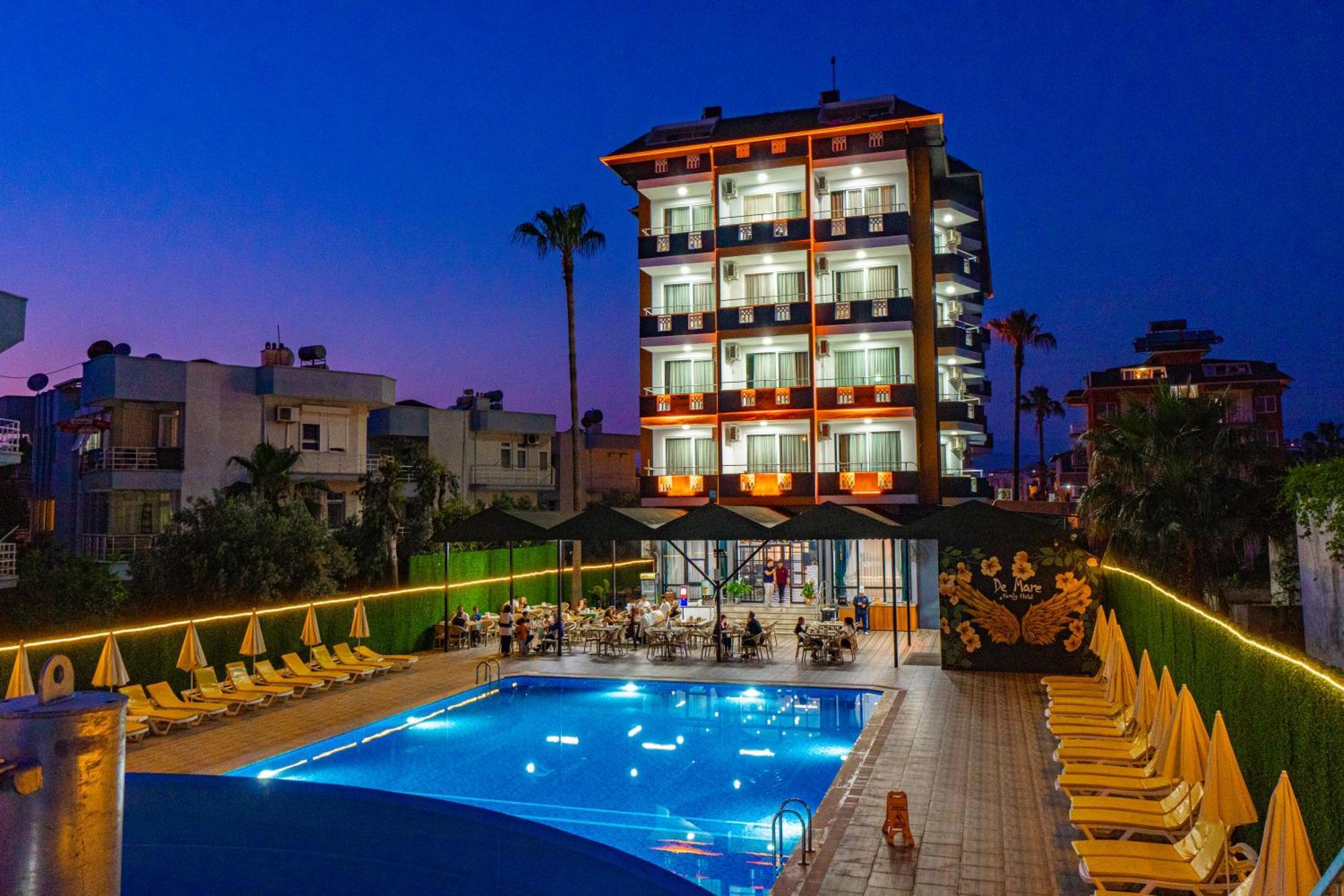 De Mare Family Hotel โคนัคคลึ ภายนอก รูปภาพ