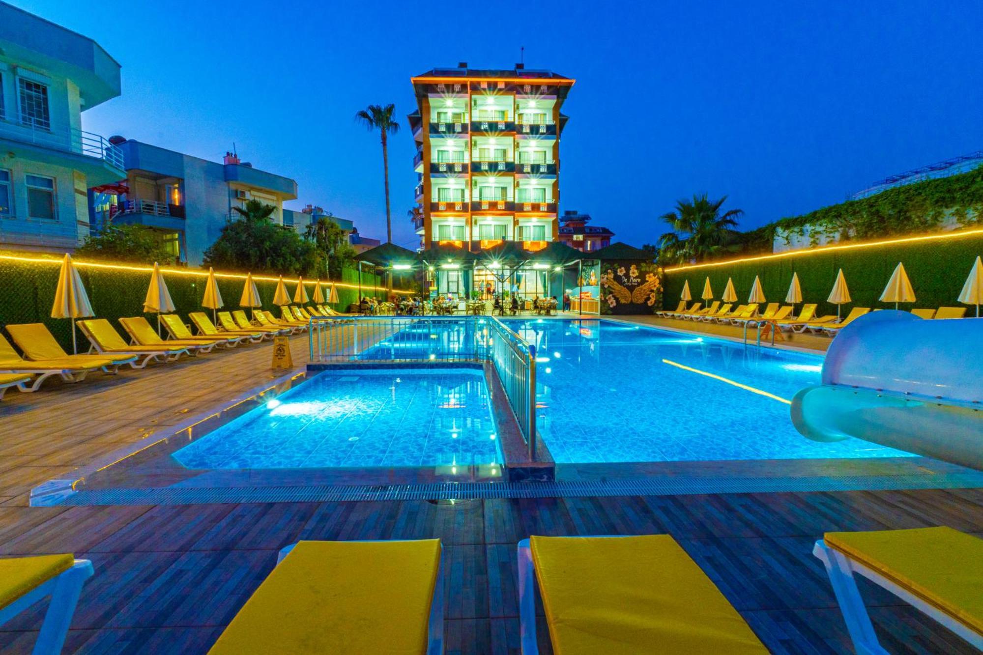 De Mare Family Hotel โคนัคคลึ ภายนอก รูปภาพ