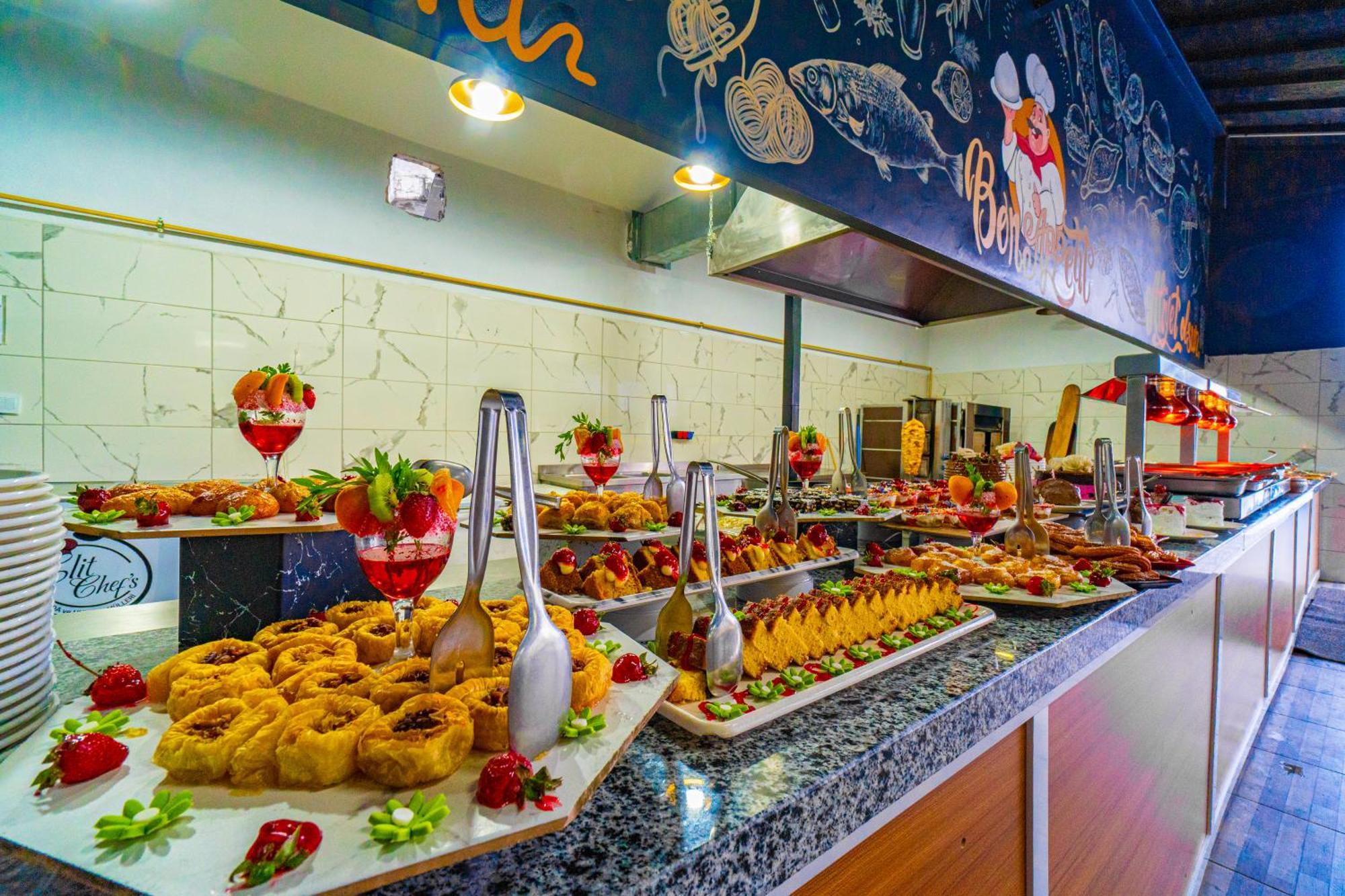 De Mare Family Hotel โคนัคคลึ ภายนอก รูปภาพ