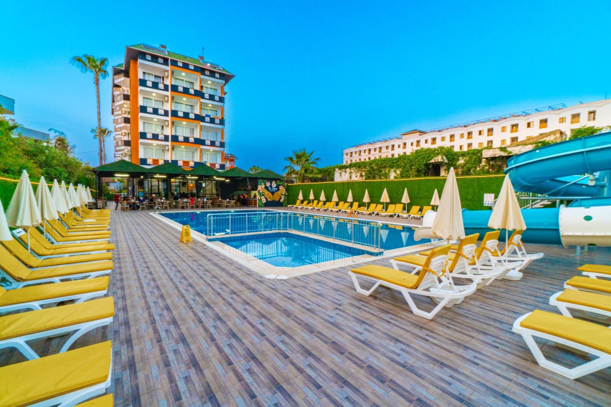 De Mare Family Hotel โคนัคคลึ ภายนอก รูปภาพ
