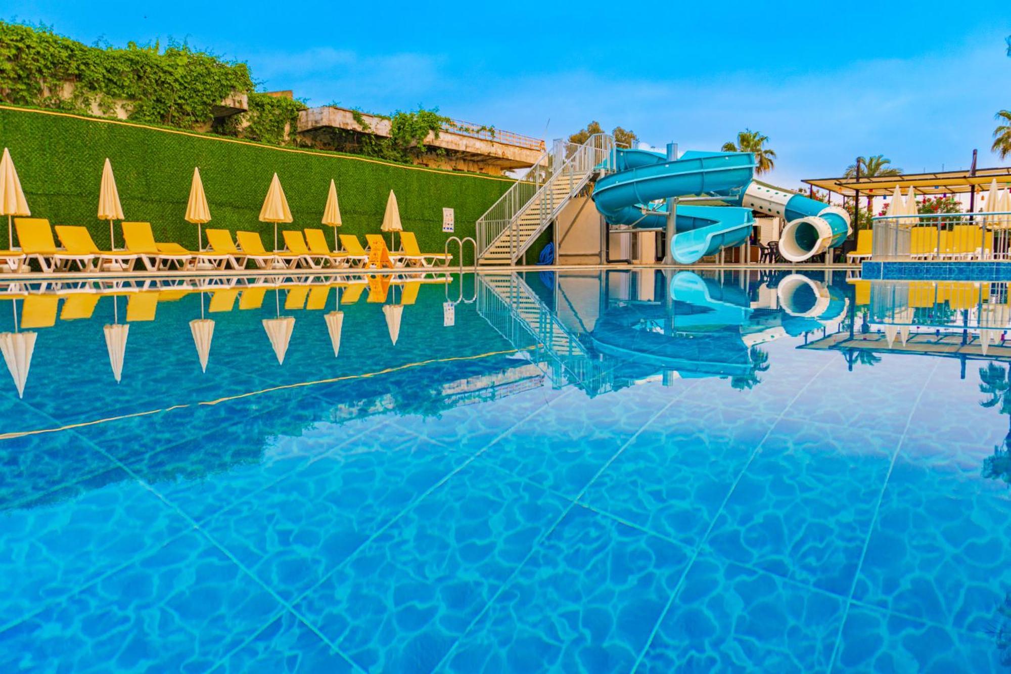 De Mare Family Hotel โคนัคคลึ ภายนอก รูปภาพ