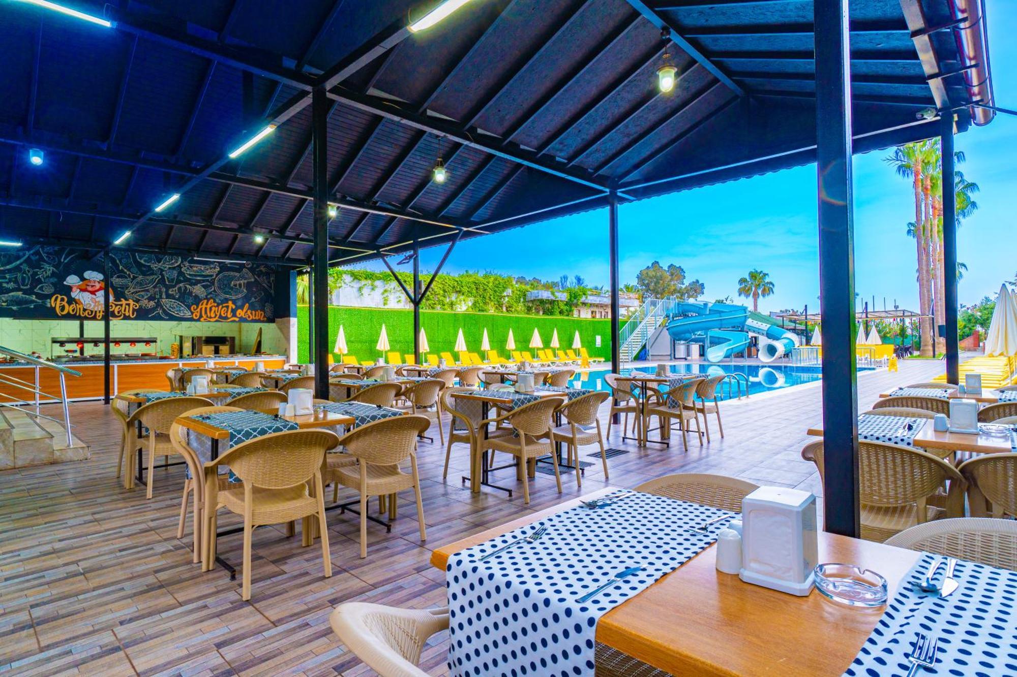 De Mare Family Hotel โคนัคคลึ ภายนอก รูปภาพ
