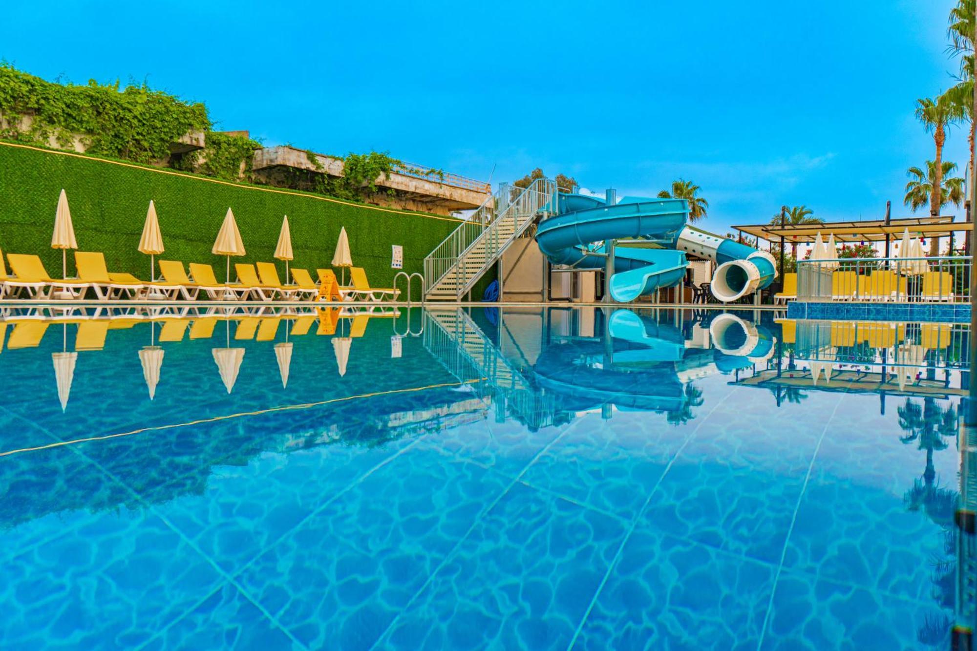 De Mare Family Hotel โคนัคคลึ ภายนอก รูปภาพ