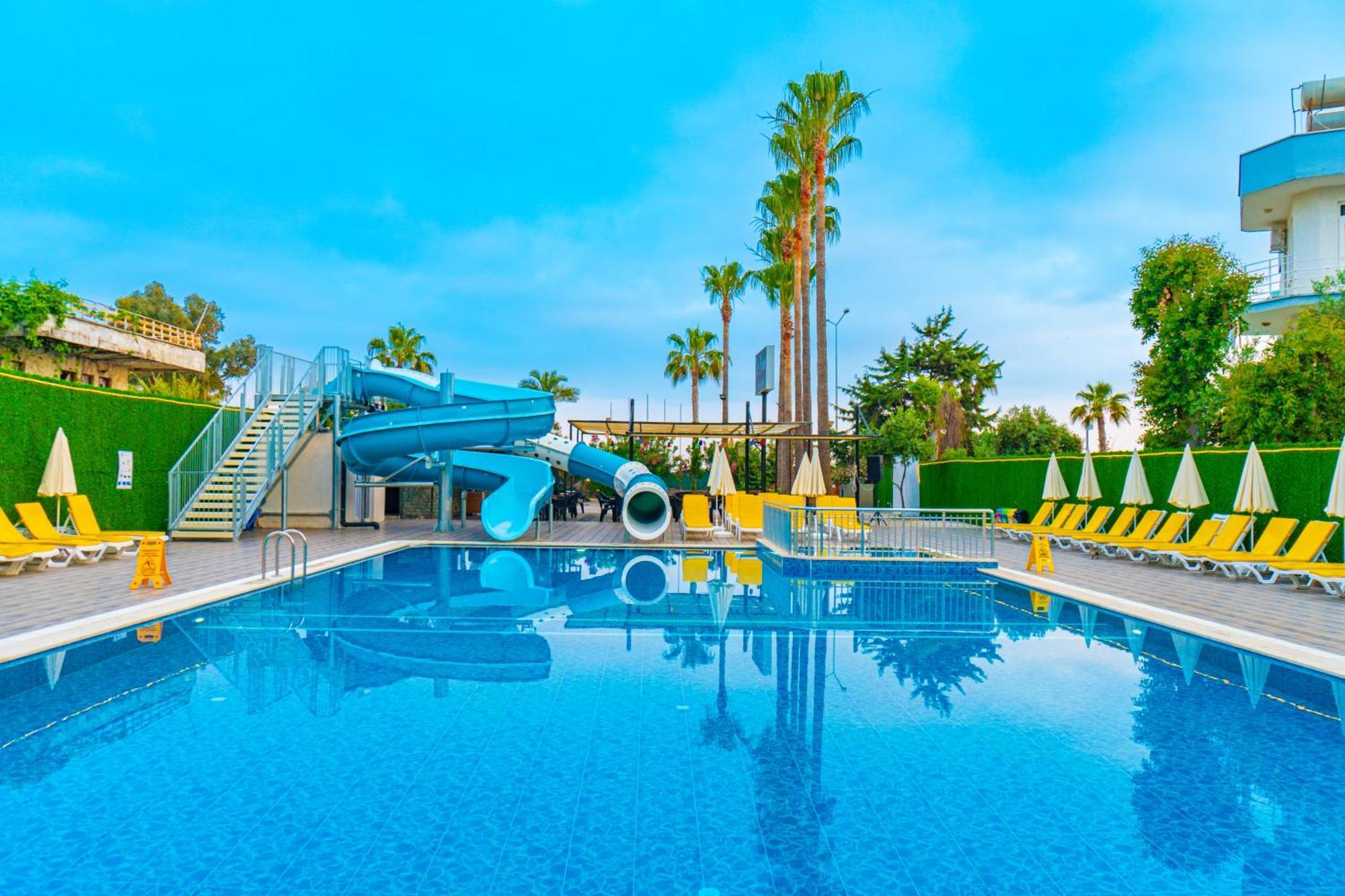 De Mare Family Hotel โคนัคคลึ ภายนอก รูปภาพ