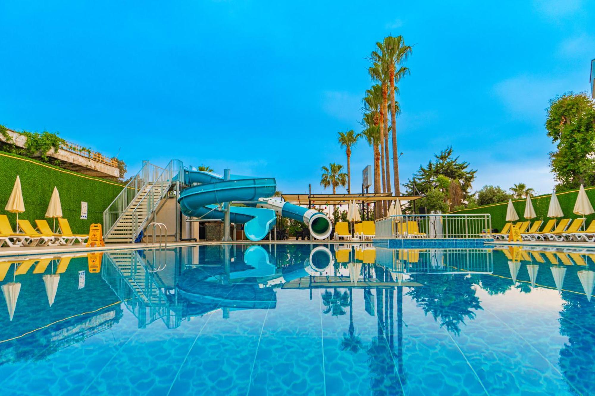 De Mare Family Hotel โคนัคคลึ ภายนอก รูปภาพ